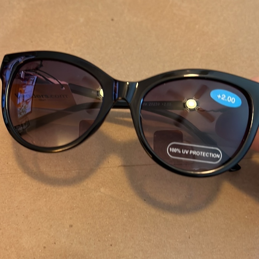 Readers.com bifocal sunglasses. 2.00. Black with rose gold accents.